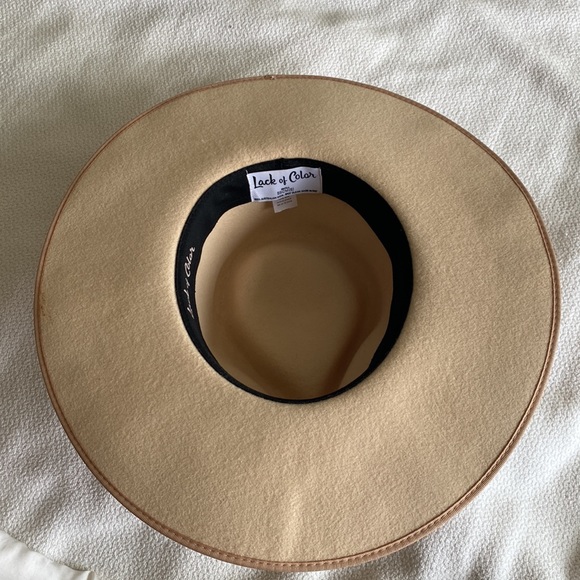 Lack of color hat - Picture 4 of 5